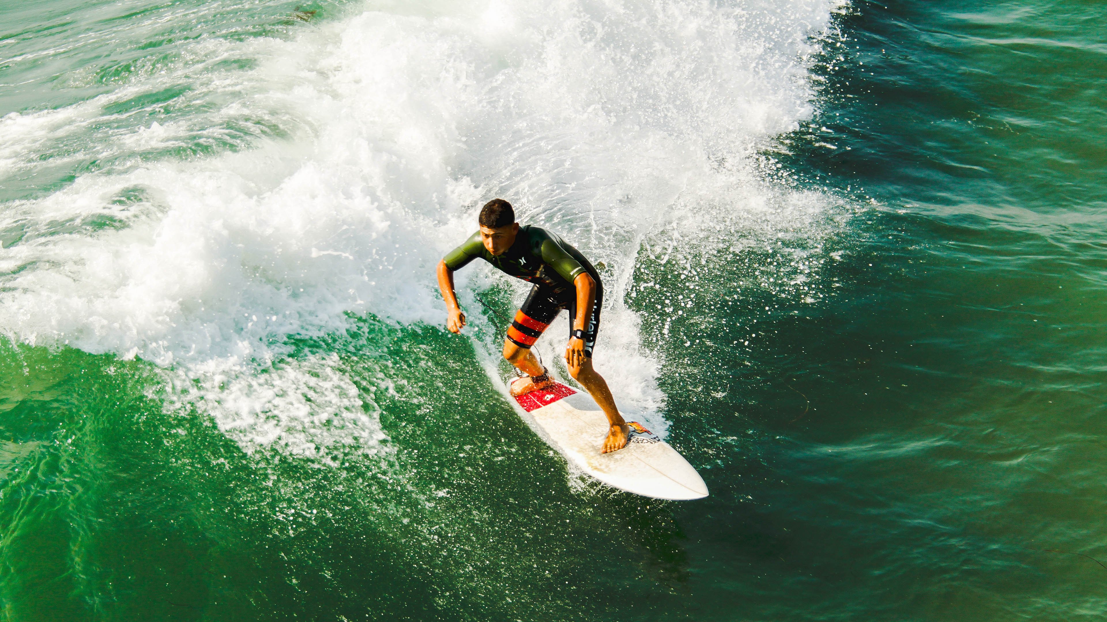 太阳发布“精神健康宣言”,由全队联名签署,精神健康日小报